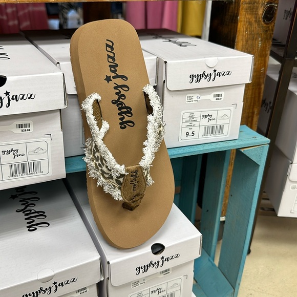 Gypsy Jazz Daisy Flip Flop main image 0